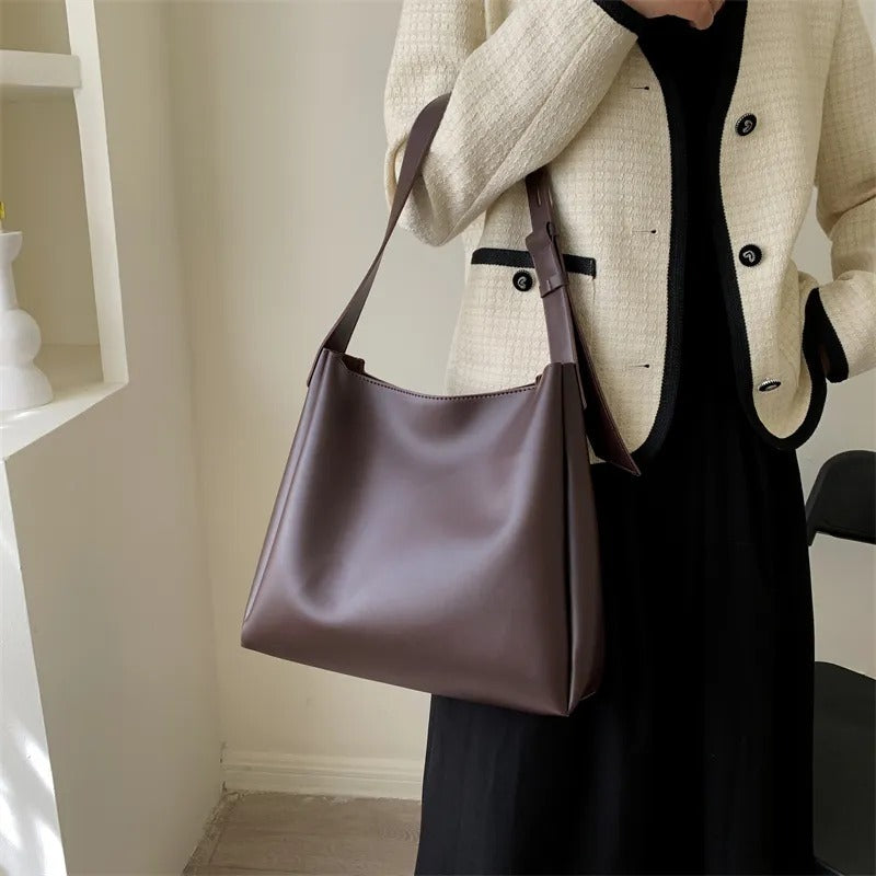 Asløg | Minimalistisk axelväska i modern design