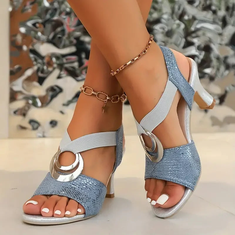 FREYJA™ - Eleganta Pumps med Remmar och Dekorativt Spänne